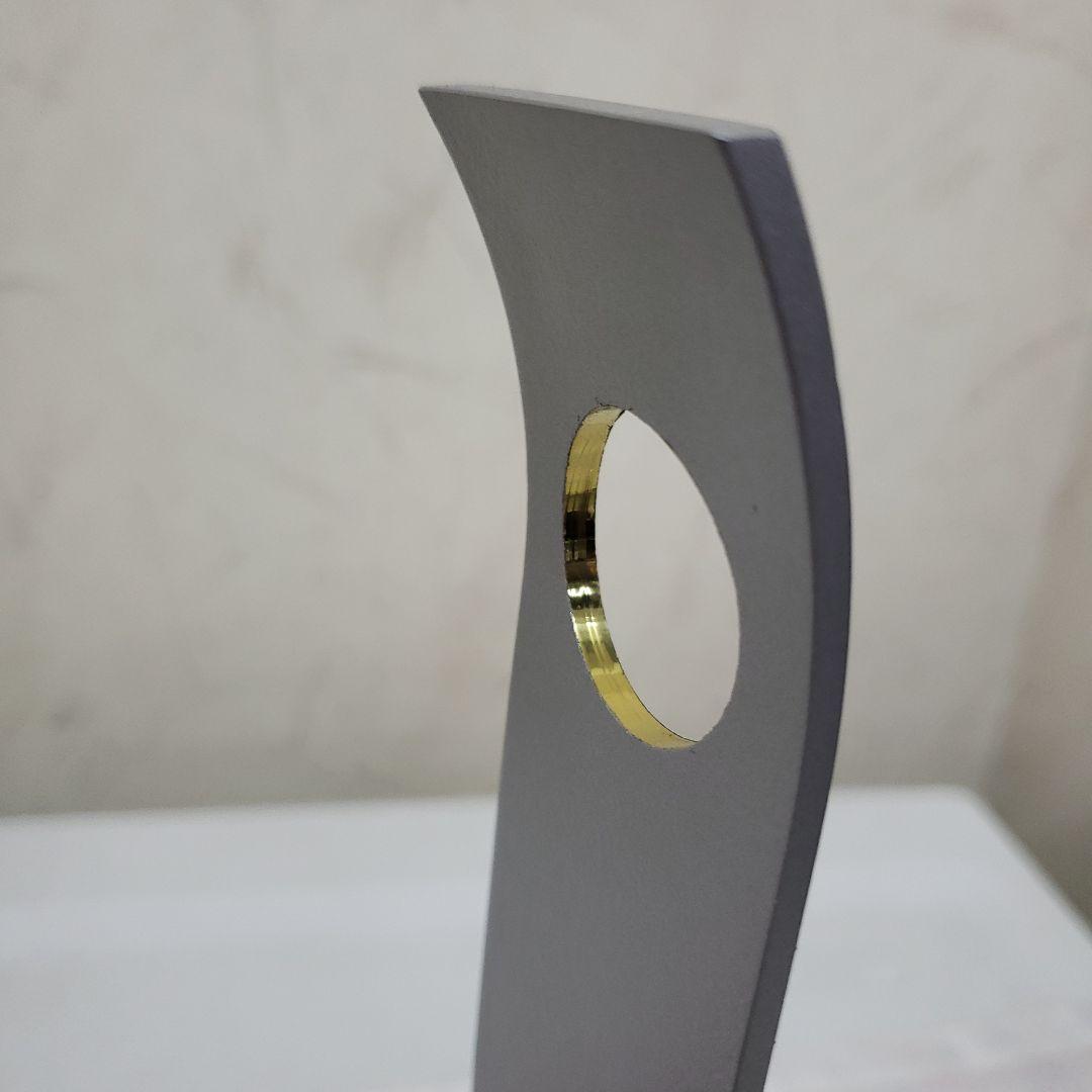 Ｂフライデー蔵出し特価モダン飾り台金属製２６cm　１３×１０cm　約2,5kg