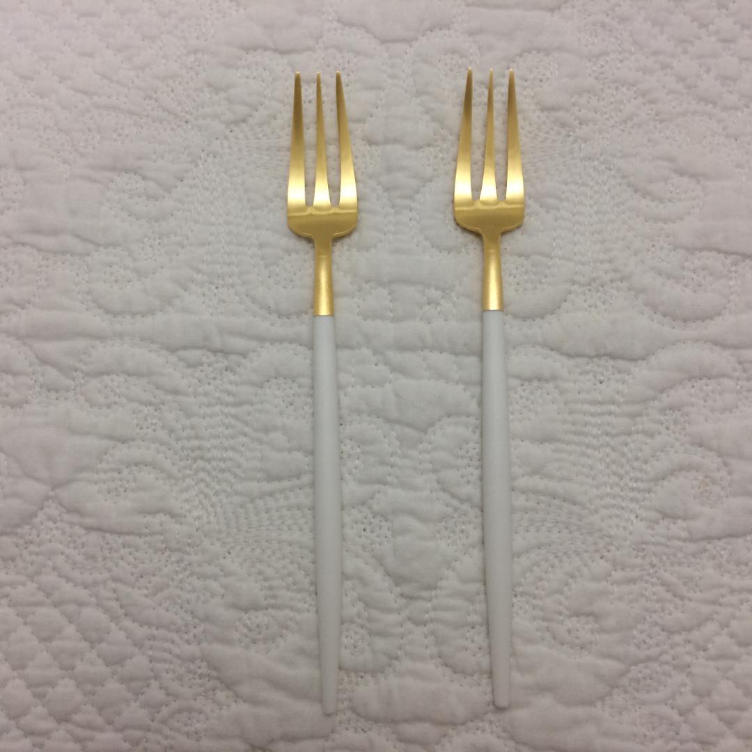 クチポール　GOA　ホワイト＆ゴールド　ケーキフォーク+ティースプーン　各２本
