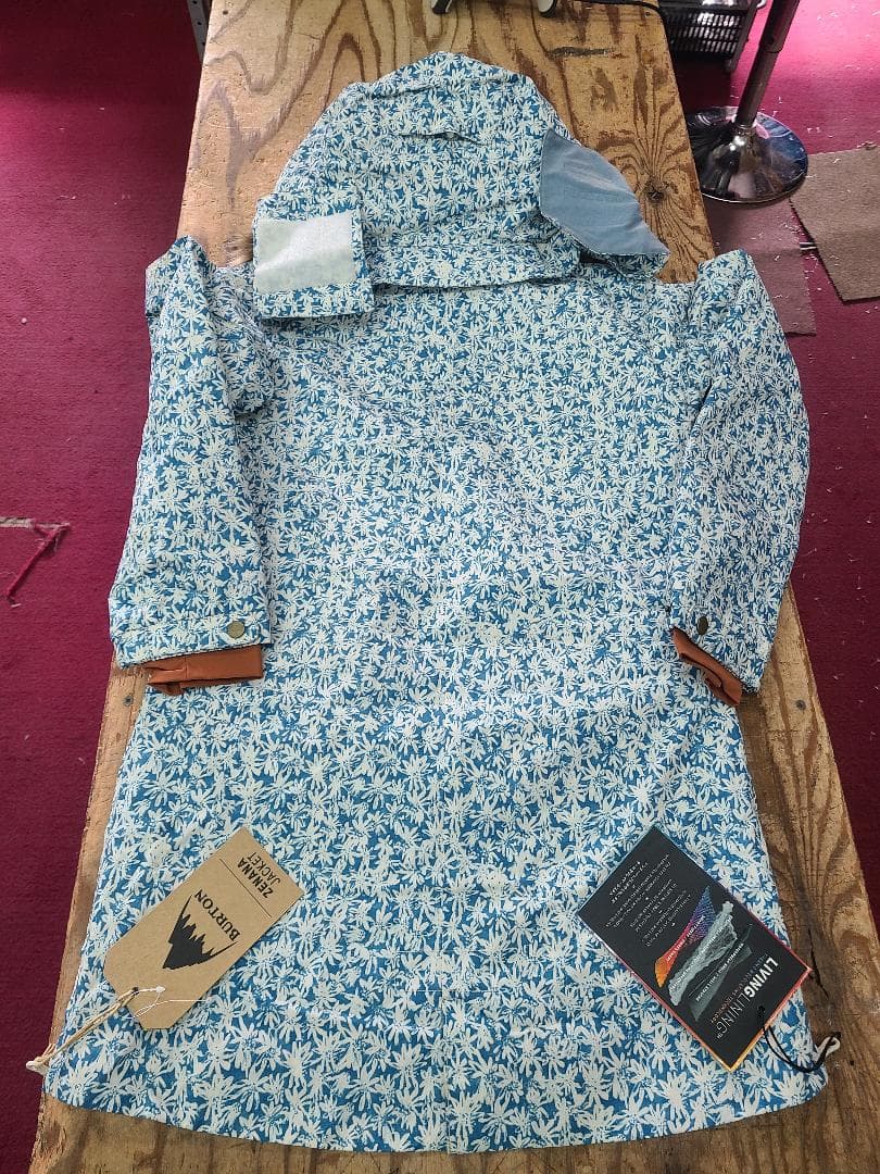 新 BURTON ZENANA JACKET ファージャケット