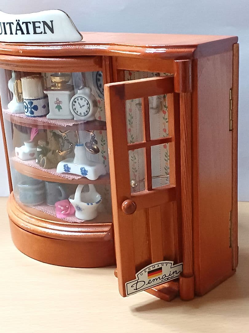 ロイターポーセリン　ドイツ　ミニチュア　ドールハウス　陶器　置物