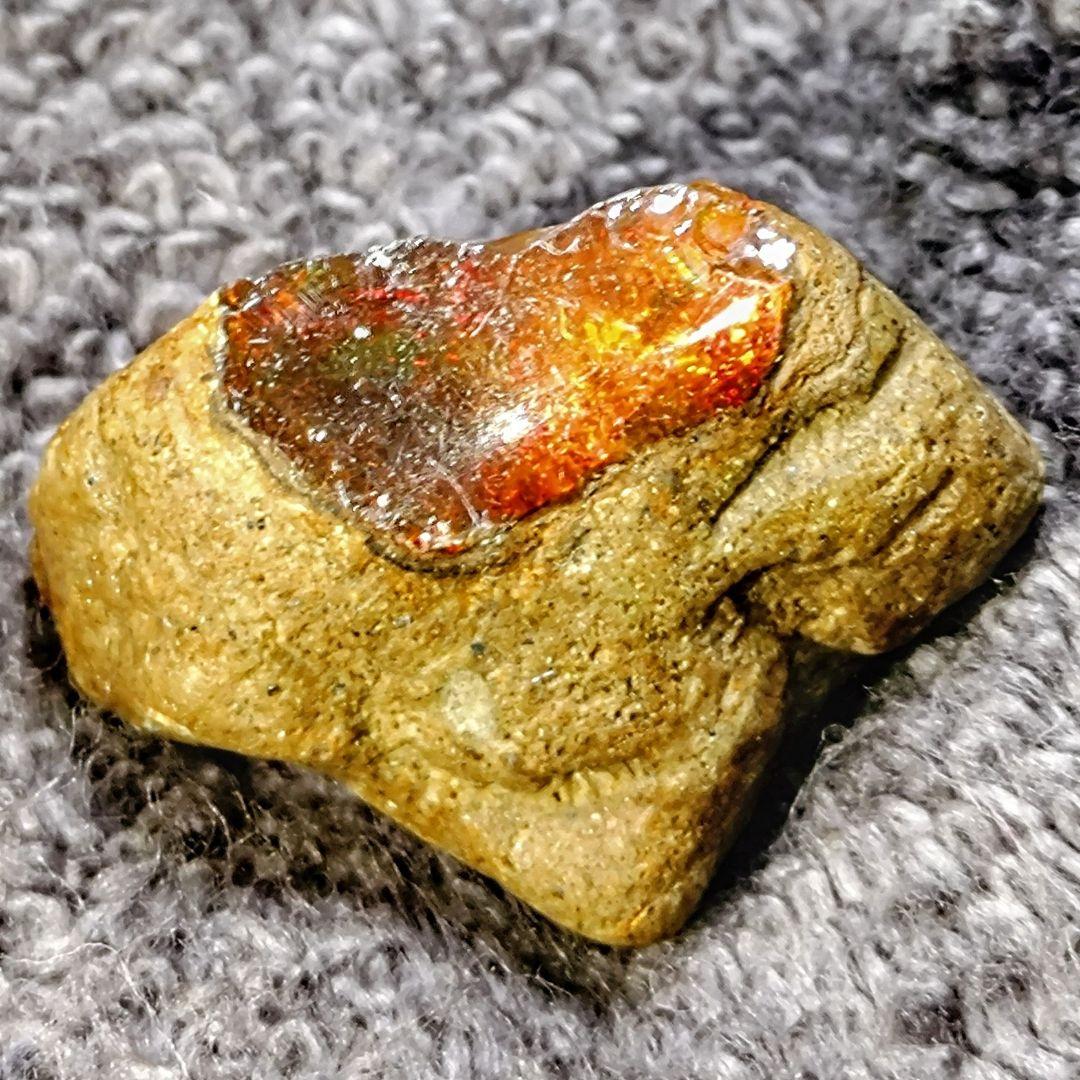 ★トップグレードプレシャスファイヤーオパール 結晶 7.5gK(SA+)