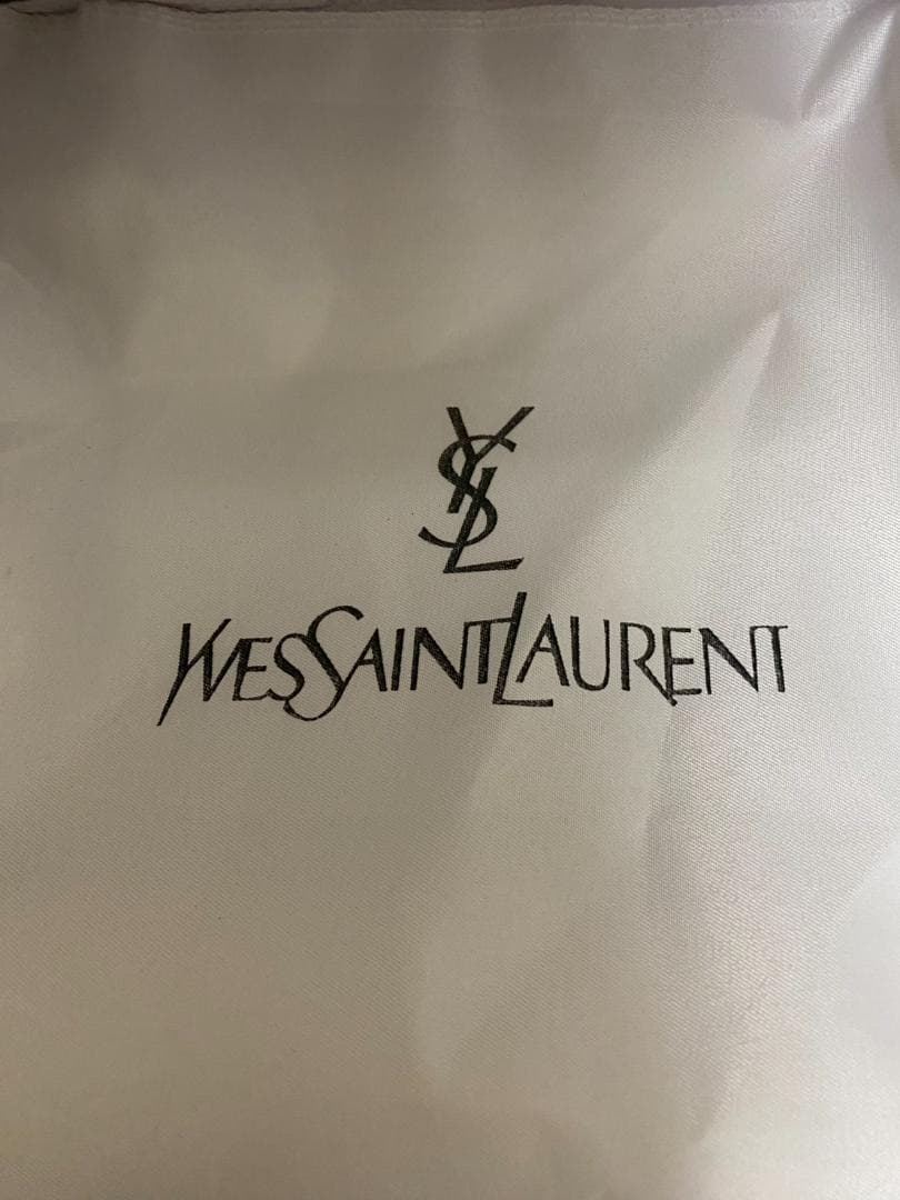 ★週末限定価格　YSL キルティングボディバッグ 黒