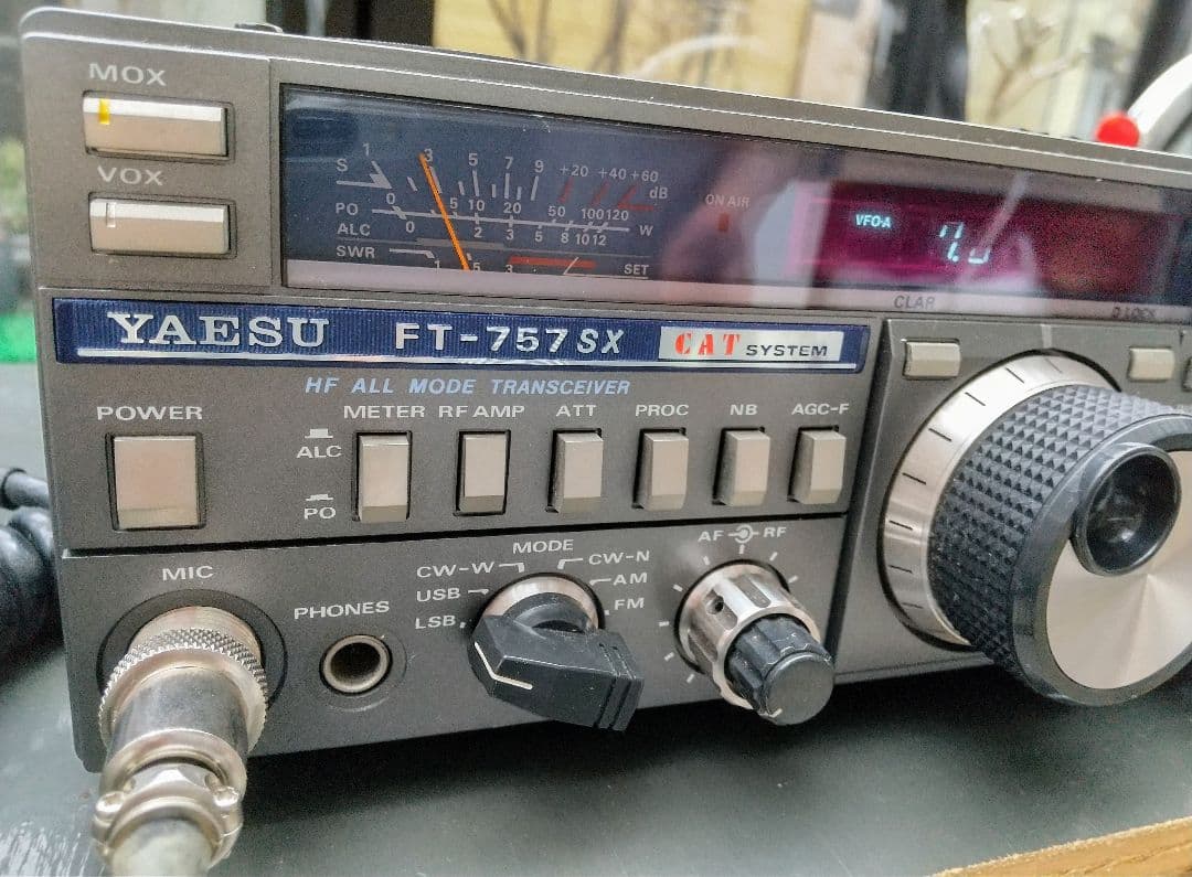 YAESU　FT-757SX（10wタイプ）　HF帯トランシーバー