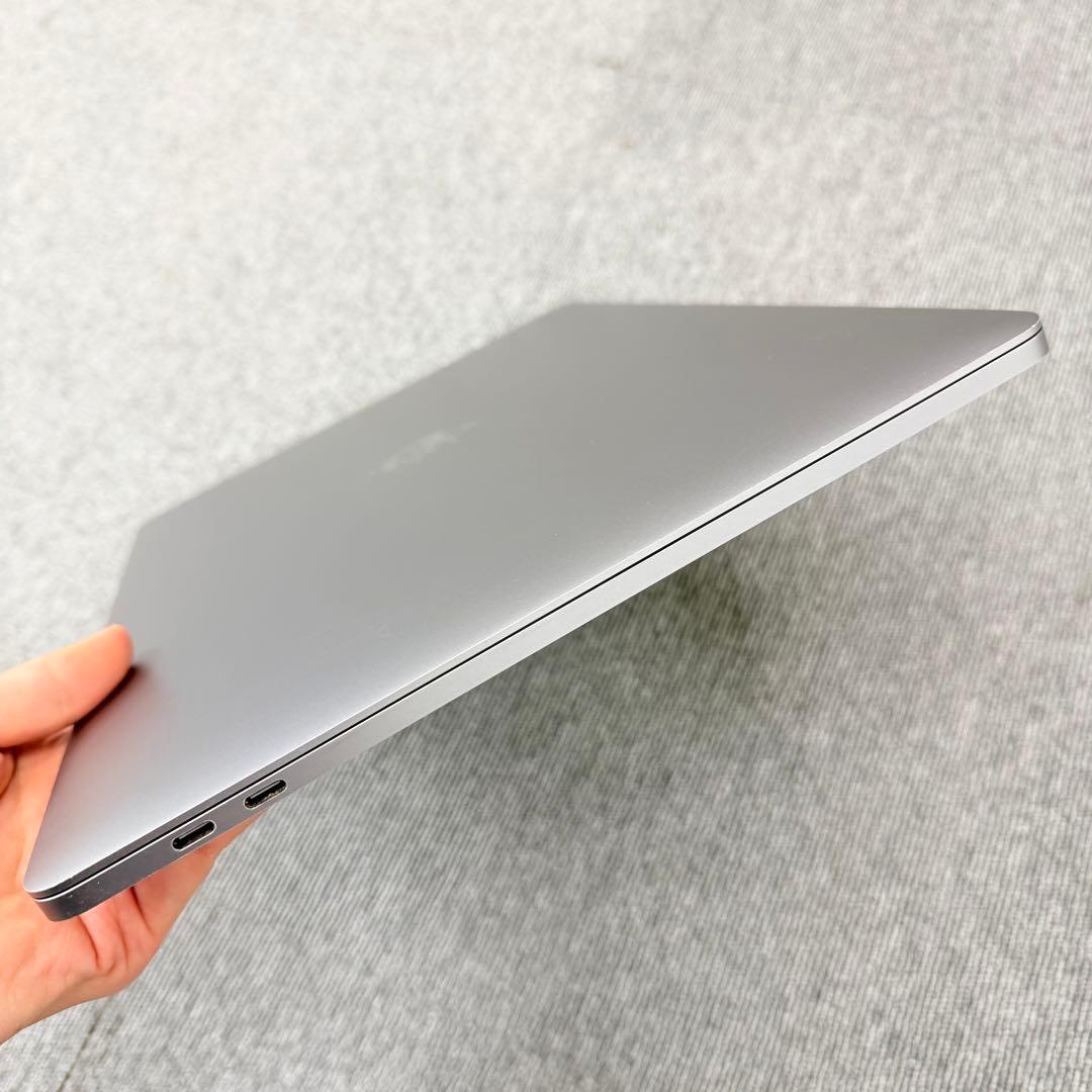 MacBook Pro 2017 15インチ 16GB / 256GB