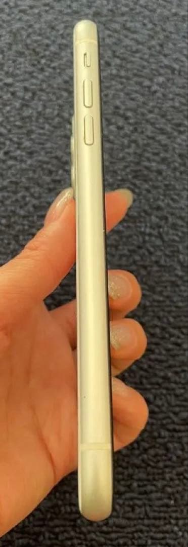 【美品】iPhone11 本体 ホワイト SIMフリー