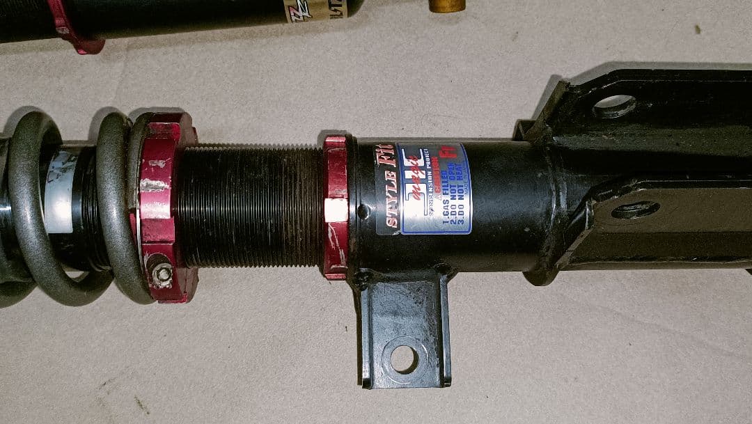 ZVW30 コイルオーバーサスペンションキット