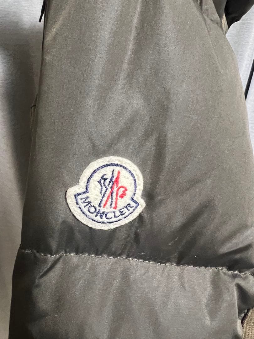 ⚫︎専用になります⚫︎モンクレール オリーブグリーン ダウンジャケット