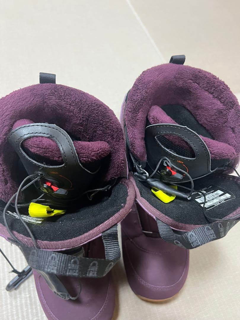 SALOMONレディーススノーボードブーツ24