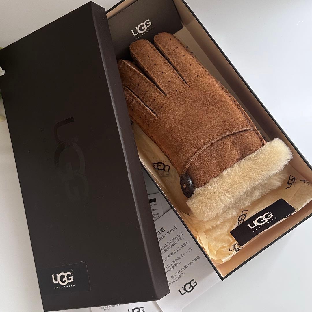 【未使用】UGG Mサイズ 羊革 手袋 グローブ ロゴ