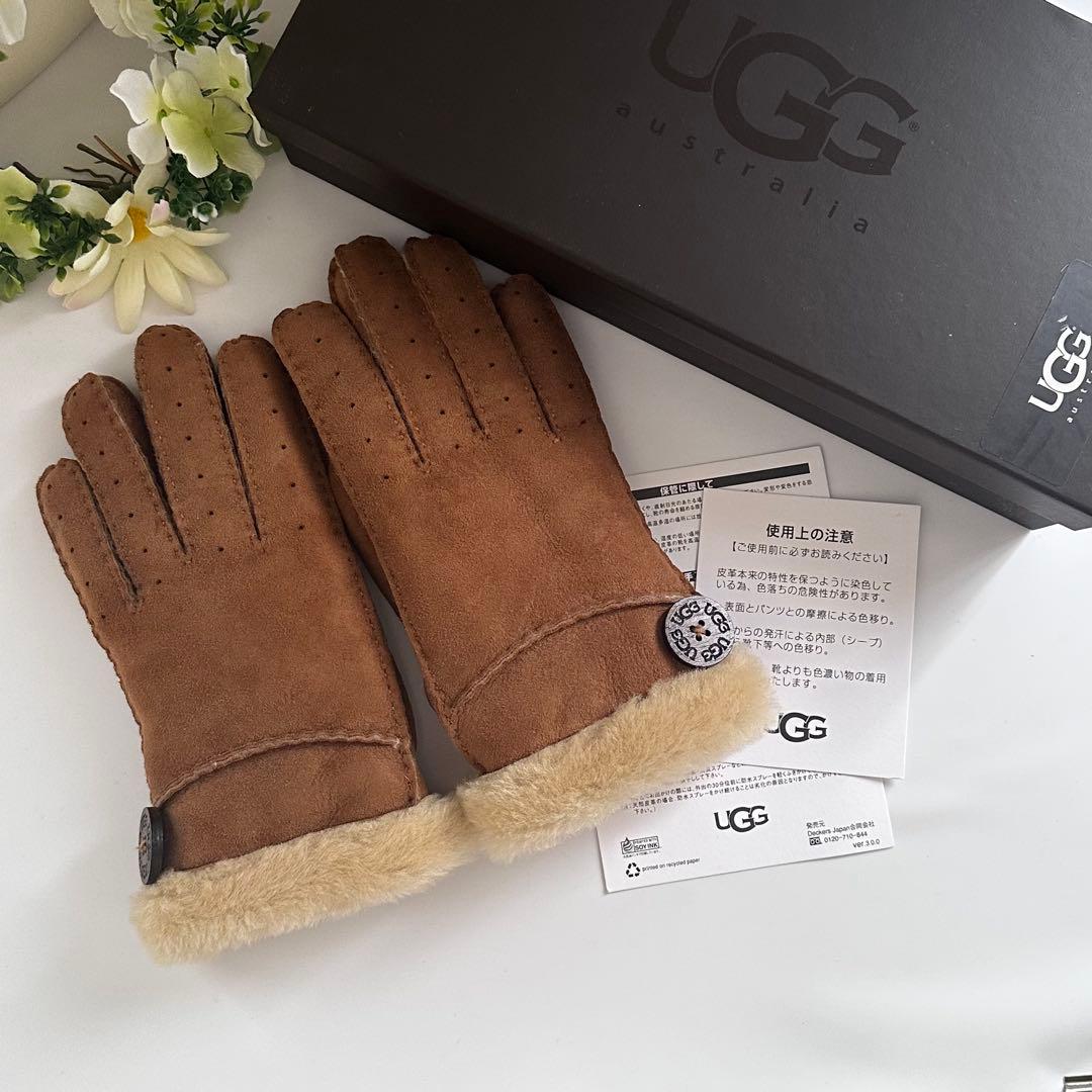 【未使用】UGG Mサイズ 羊革 手袋 グローブ ロゴ