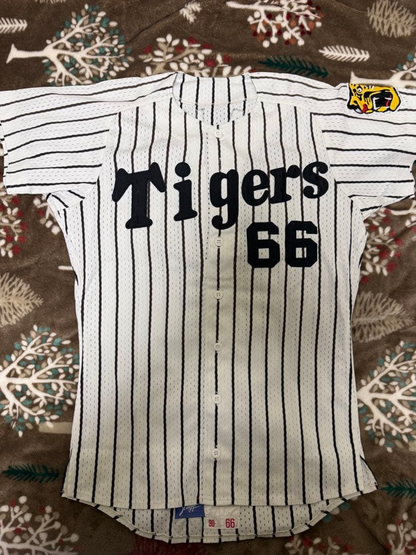 希少品 阪神タイガース 1990年 ホーム #66 坂孝一実使用ユニフォーム