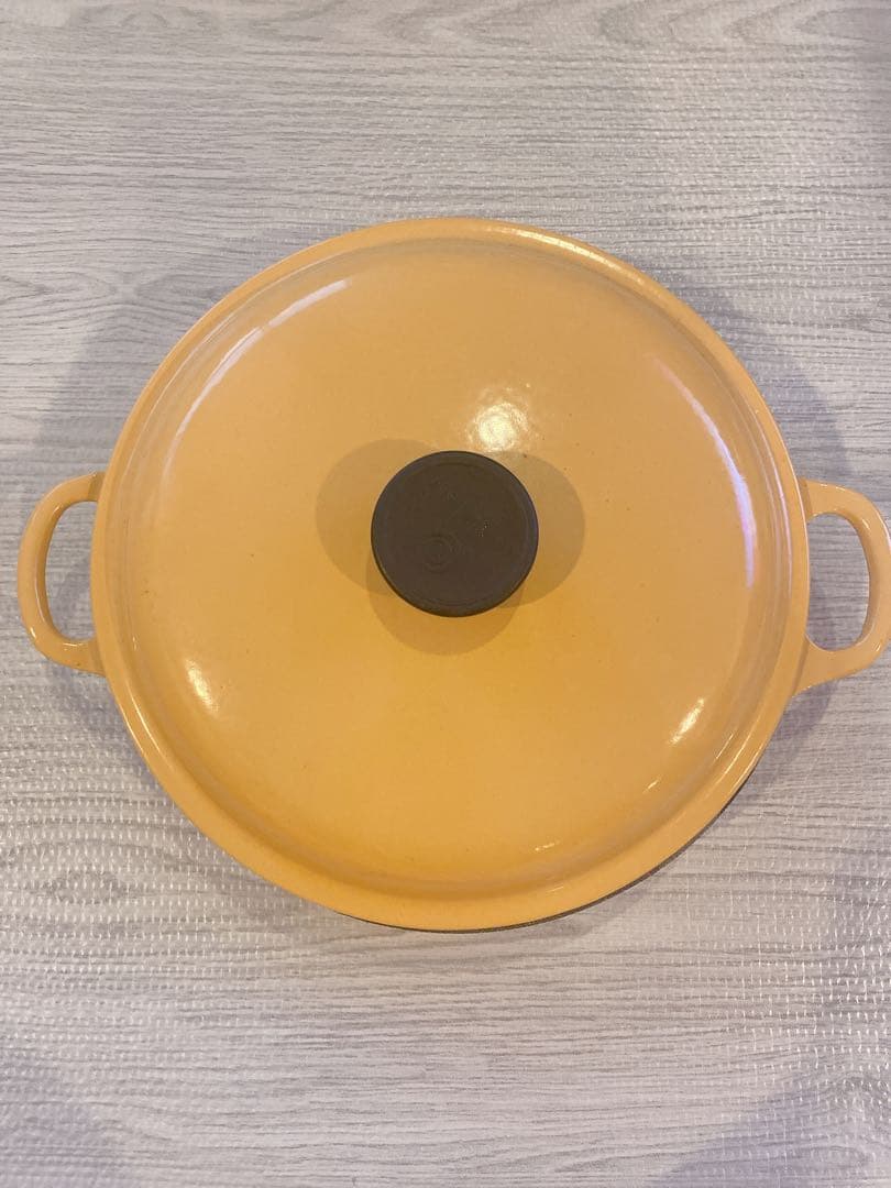 ル クルーゼ ビュッフェキャセロール 26cm サフランイエロー（廃盤色）