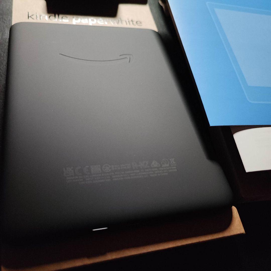 Kindle Paperwhite (第12世代) 16GB　純正カバー付き