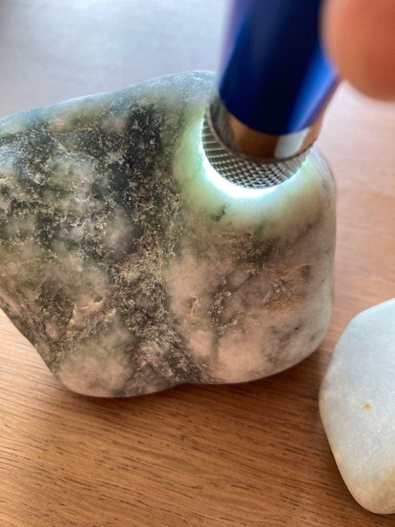 糸魚川翡翠　2個セット　ひすい　原石　圧砕