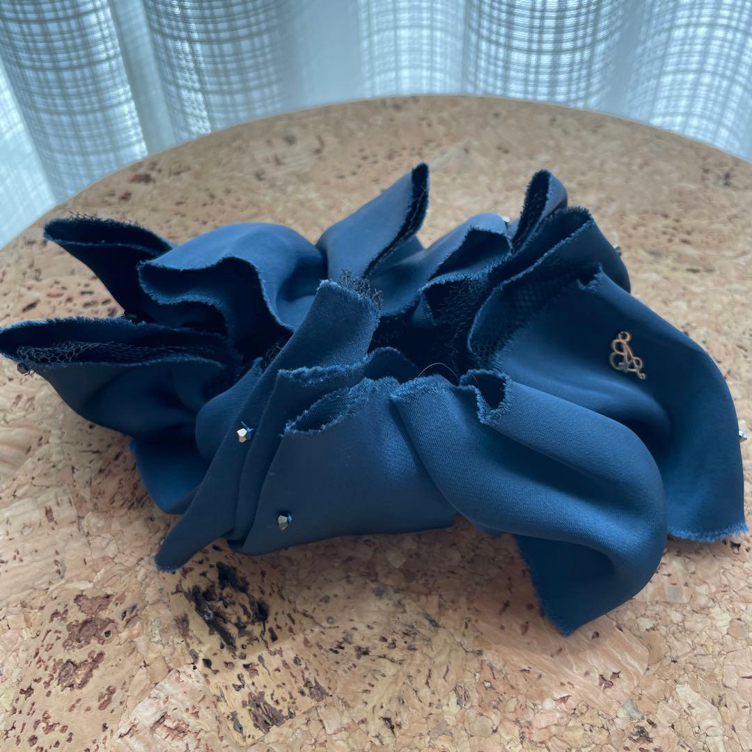 アンジェブルーム Ange Bloom バナナクリップ　 花柄とネイビーの２つ