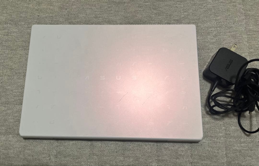 【めんたいこ】ASUSノートPC E210MA 11.6インチ