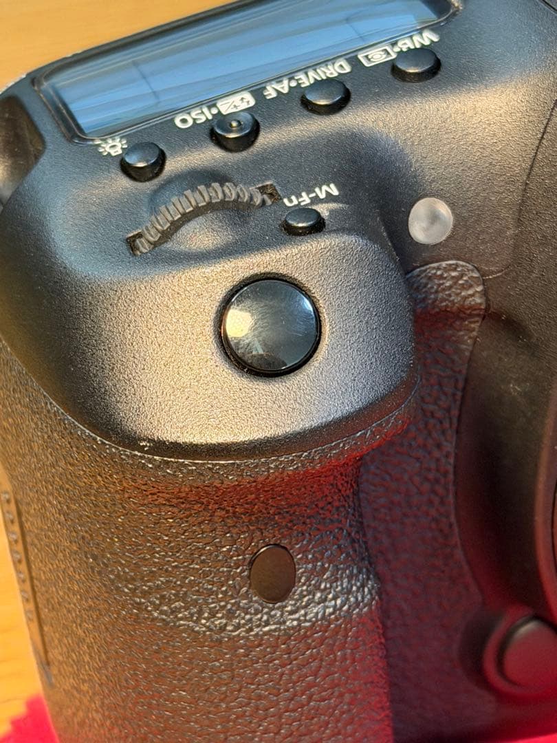 デジタルカメラ Canon EOS 7D Mark II + EF-S 17-55mm f2.8