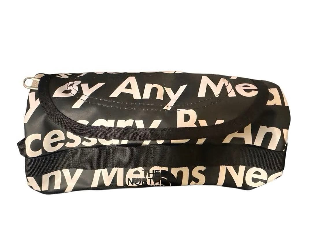 Supreme north faceトラベルポーチ