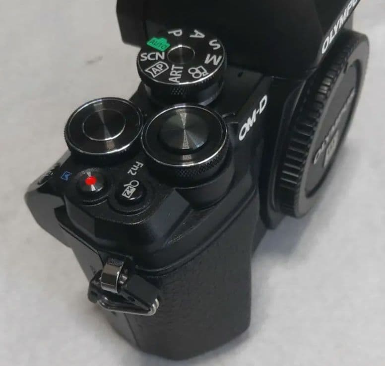 OLYMPUS OM-D E-M10 Mark3 本体(元箱、ストラップなど)