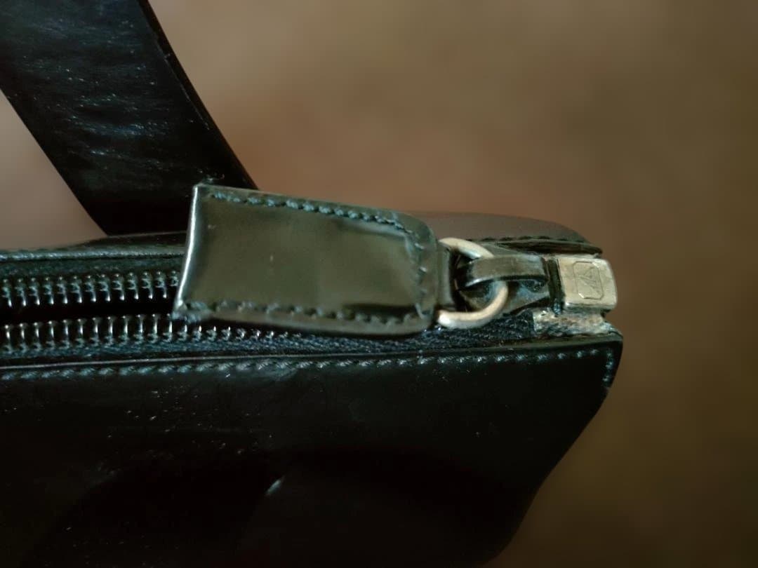 [美品] PRADA エナメル　ビンテージハンドバッグ　ブラック　ロゴ型押し