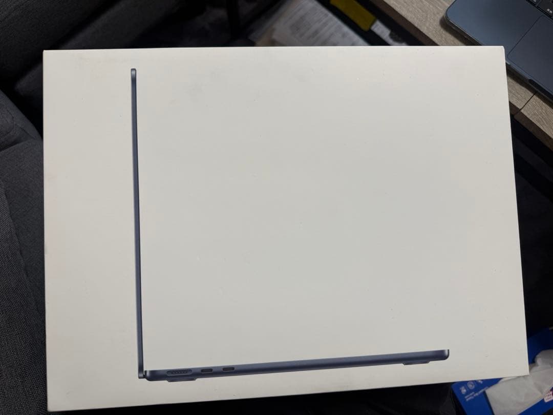 MacBook Air M3 13インチ256GB