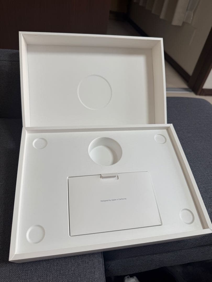 MacBook Air M3 13インチ256GB