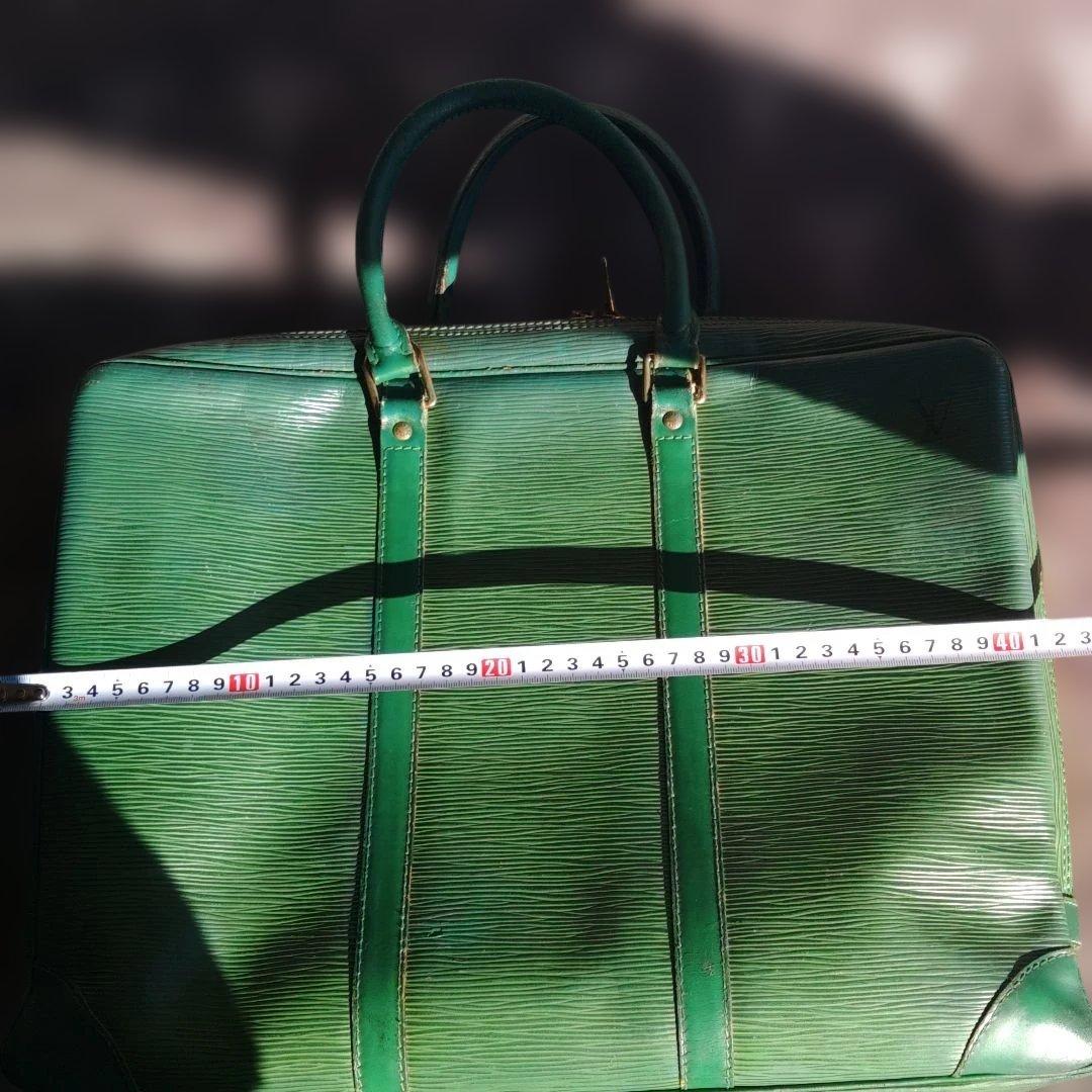 LOUIS VUITTON 廃盤エピ ポルトドキュマン ヴォワヤージュ