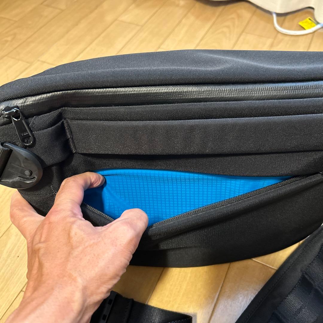 ALPAKA ブラック ショルダーバッグ