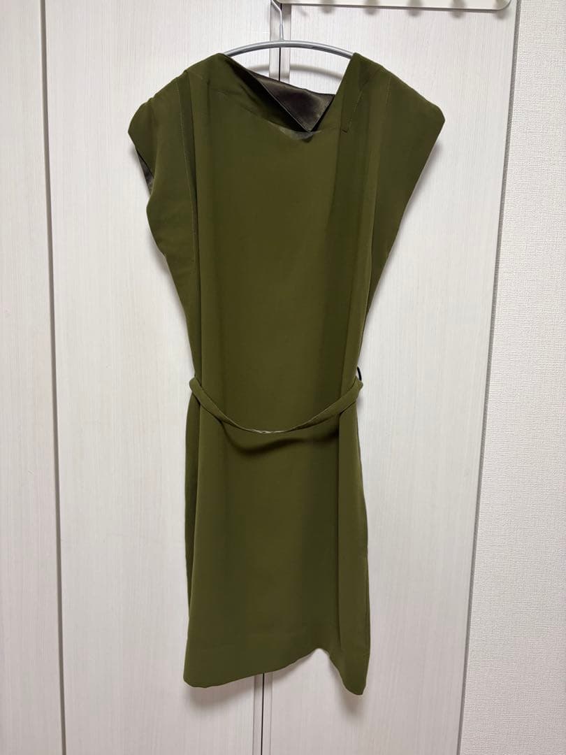 ISSEY MIYAKE オリーブ色ノースリーブワンピース