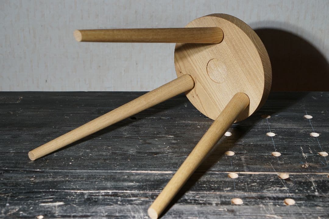 ​【職人作】無垢材のモダン・スツール｜栗 椅子 サイドテーブル 花台