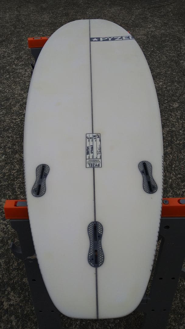 pyzel PHANTOM 5'7 パイゼル　ファントム