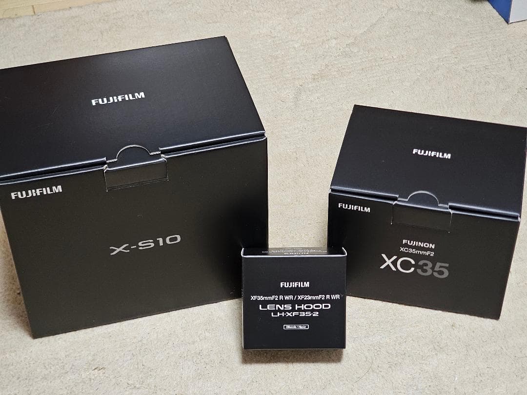 【中古美品】FUJIFILM X-S10、XC35mmF2・純正レンズフード