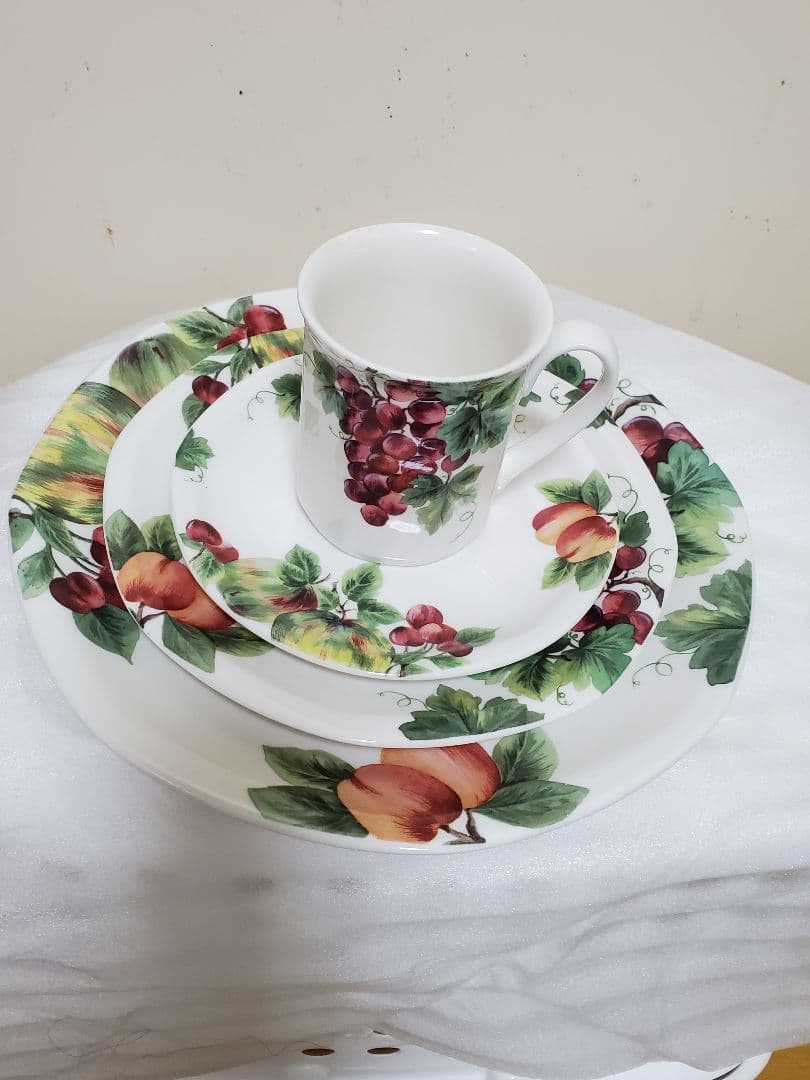 ロイヤルドルトン、フルーツ柄 グレープ柄食器5点セット