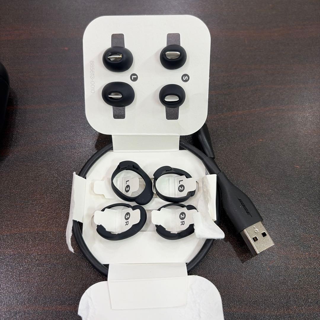 BOSE QUIETCOMFORT ULTRA EARBUDSのケースと付属品