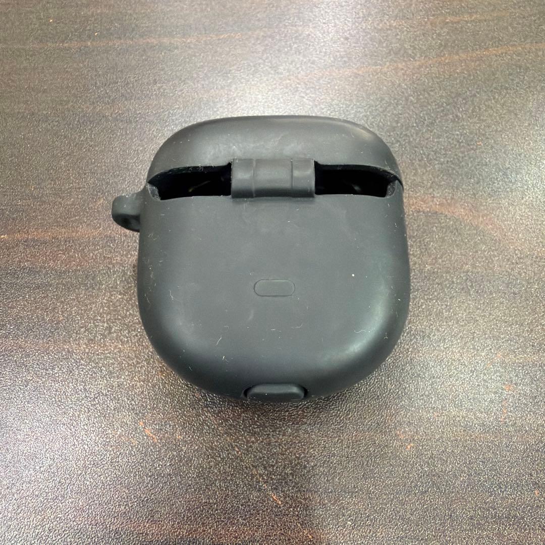 BOSE QUIETCOMFORT ULTRA EARBUDSのケースと付属品