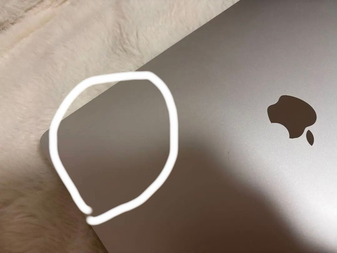 MacBook Air 13インチ　シルバー　256GB 充放電回数13回