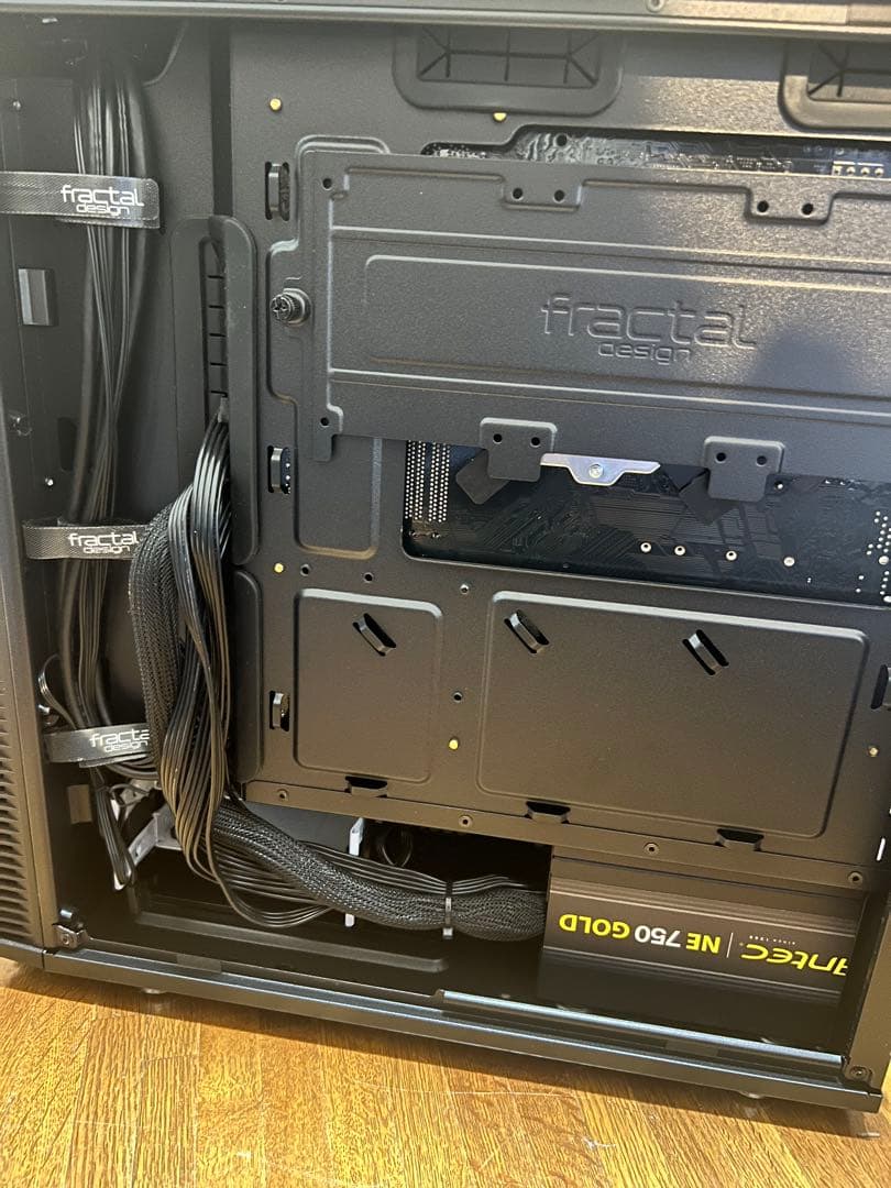 Fractal Design PCケース　Antec NE750 Gold電源付