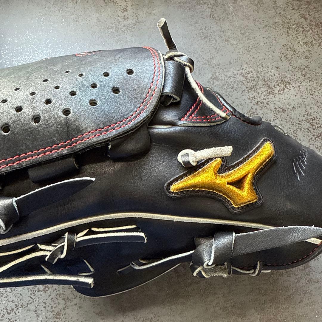 Mizuno Pro 軟式グローブ 黒/赤　左手用