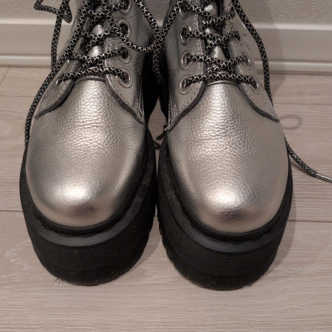 Dr.Martens JADON MAX 8ホール シルバー UK4