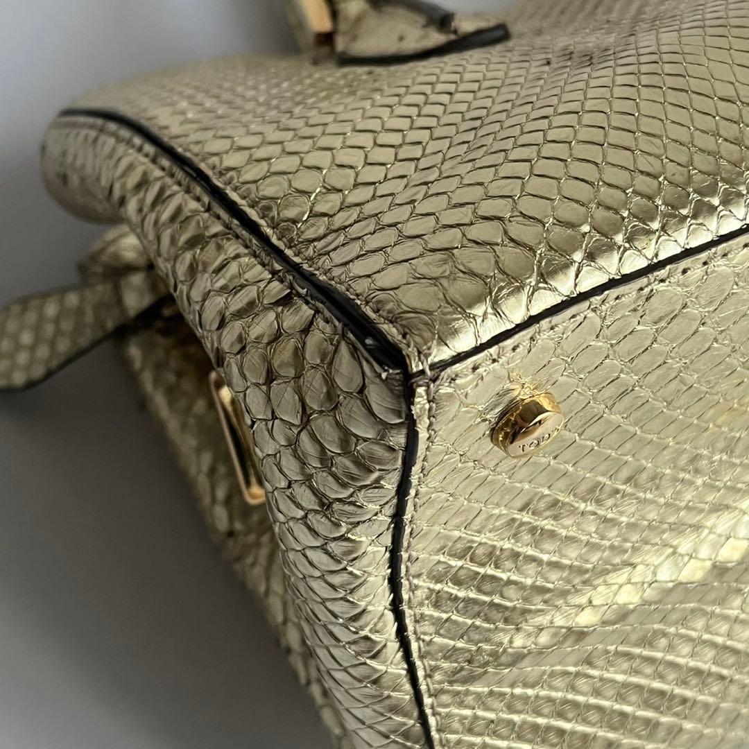 ✨未使用級✨　TOD’S D キューブ　　ハンドバッグ　レザー　ゴールド