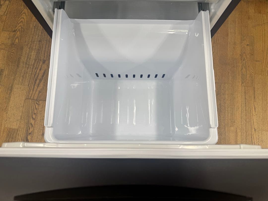 F037 TOSHIBA ２ドア　冷蔵庫　170L 2023年製　右開き