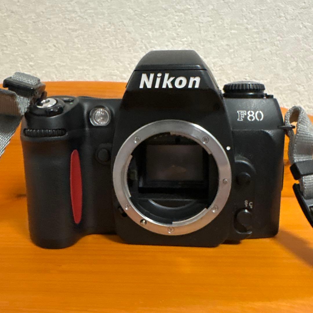 フィルムカメラ nikon f80 / AF NIKKOR f3.3-4.5 24-50mm
