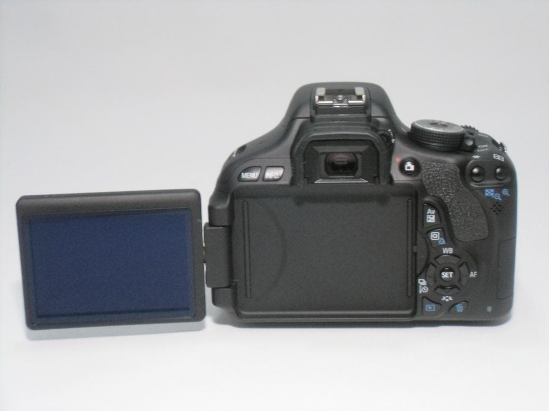 Canon EOS Kiss X5　B058
