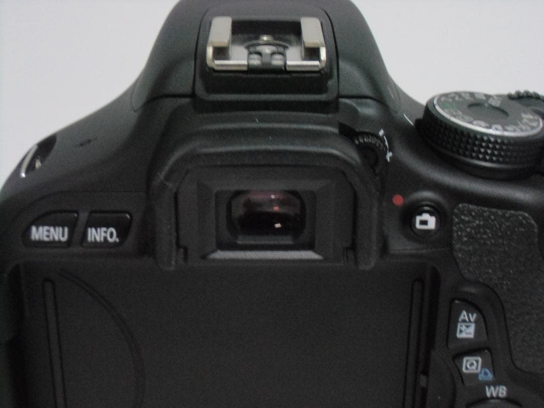 Canon EOS Kiss X5　B058