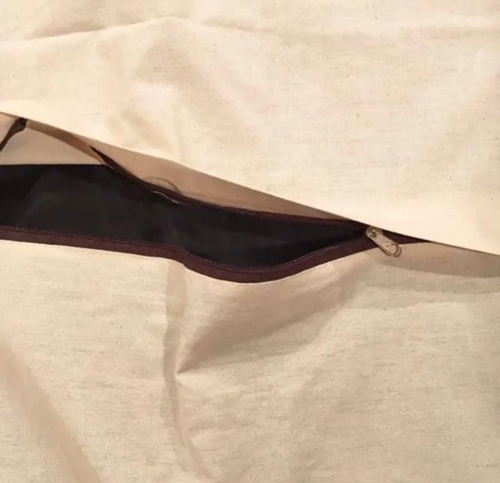 クッションカバー　ベトナム　ハンドメイド刺繍　民族刺繍　高級感