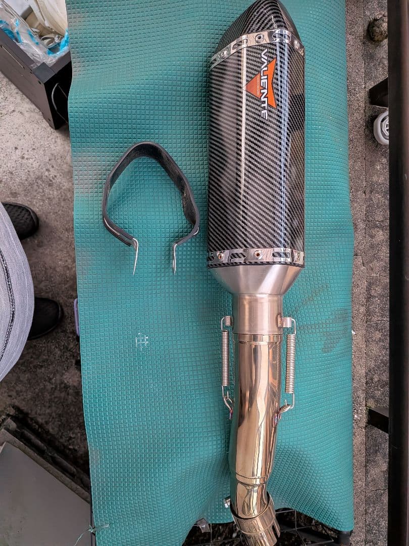 スズキ　ｖストローム２５０マフラー VALIENTE マフラー