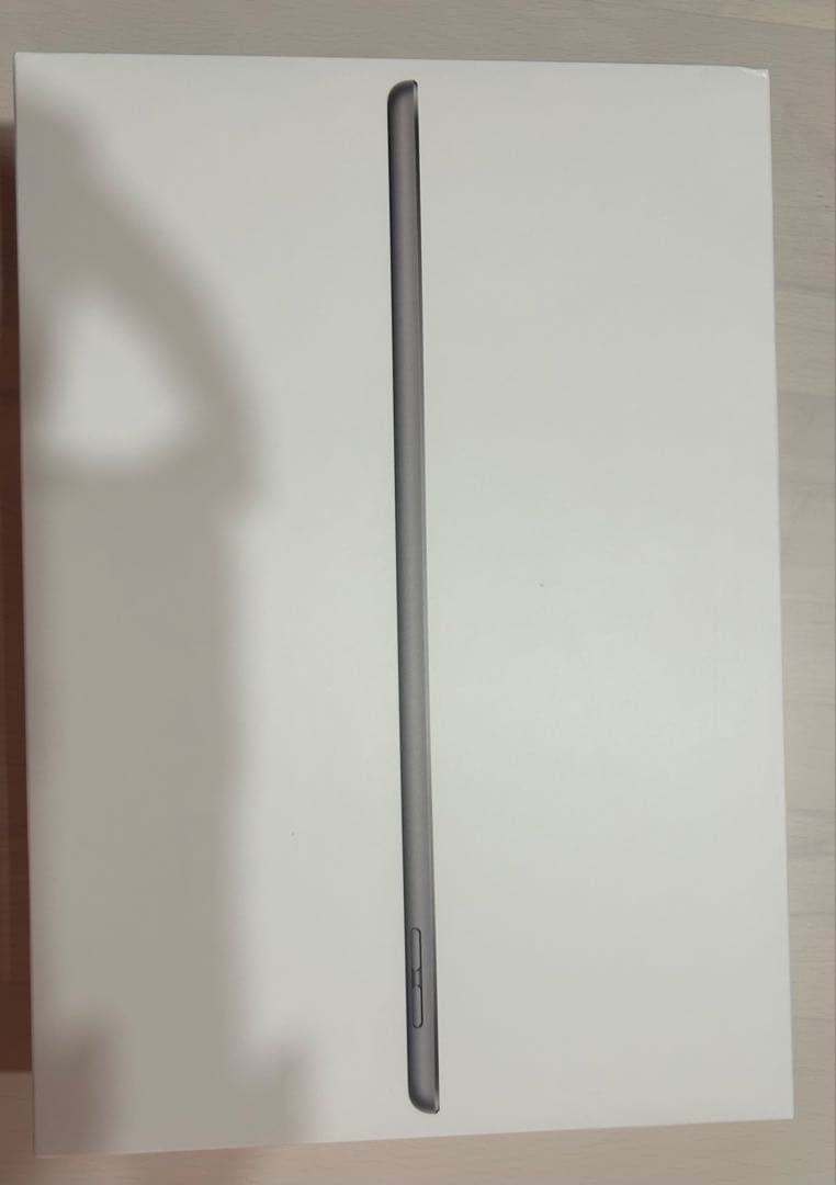 美品✨️iPad 第9世代 64GB 箱、充電器付き、WiFi 本体