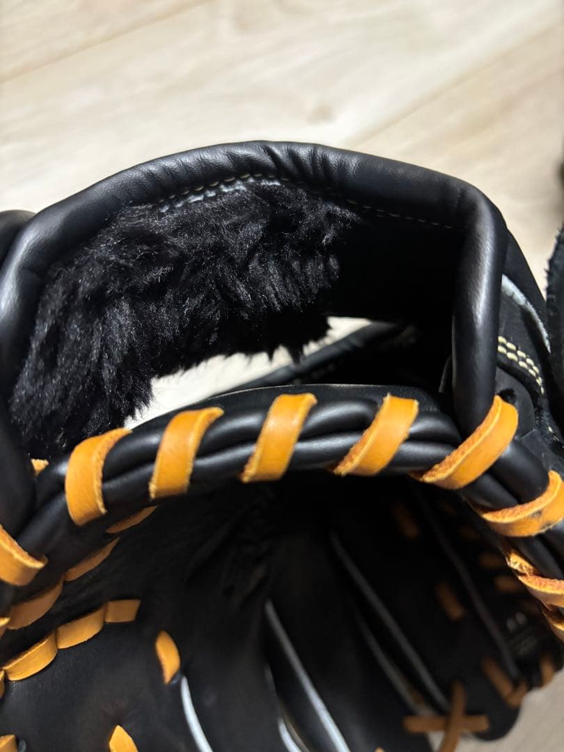 ミズノ ウィルドライブブルー　少年軟式グローブ ブラック/コルク　右投げ用