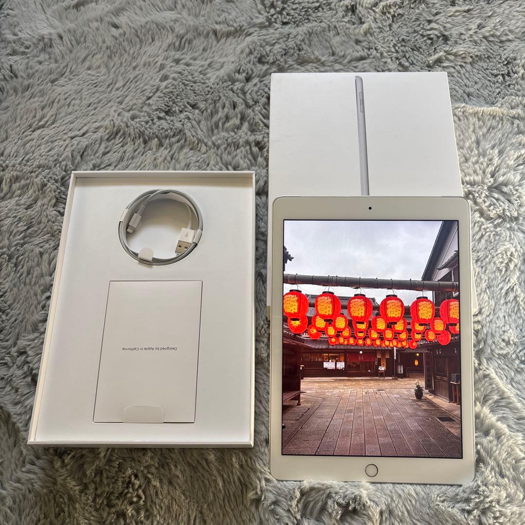 iPad 第6世代 Wi-Fi+Cellular 32GB シルバーSIMフリー