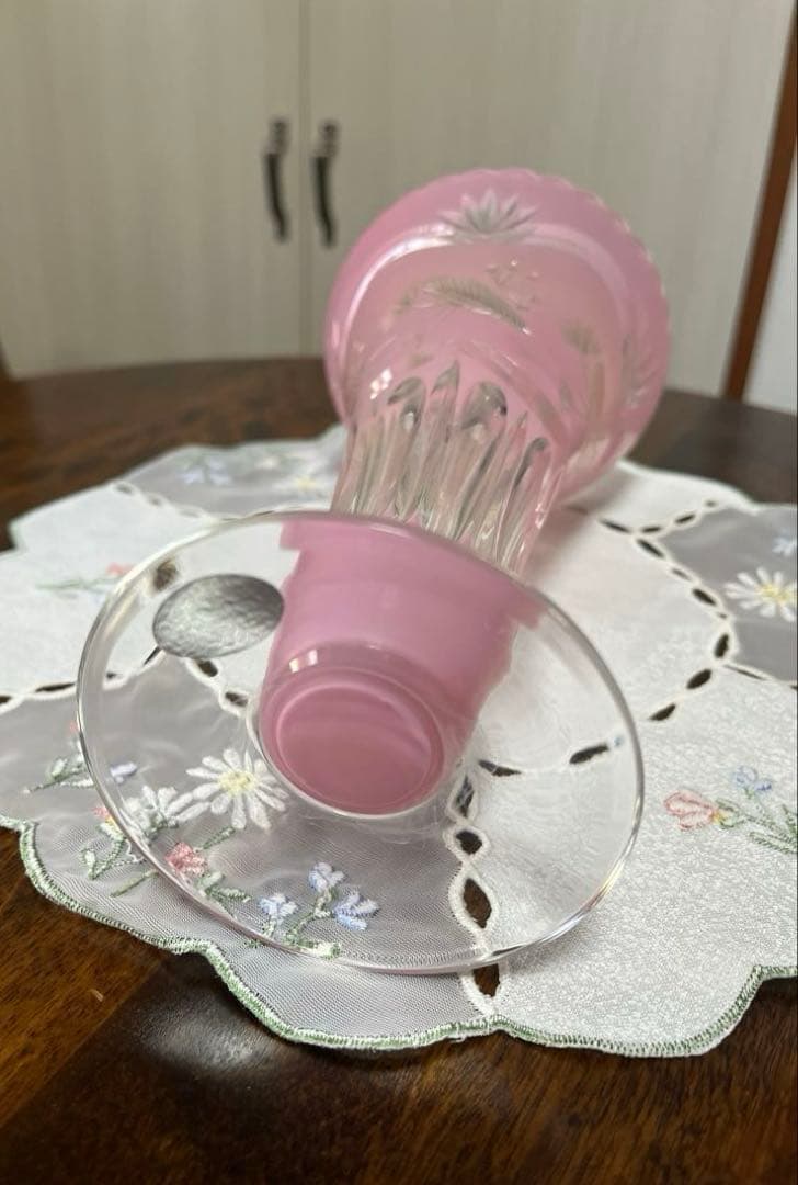 ドレスデンクリスタル ピンク被せガラス 花瓶 ハンドカット フラワーベース